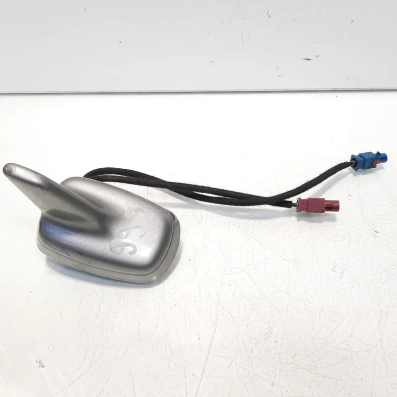 Reducere specială Antena radio cu navigatie, cod 4F9035503B, Audi A6 Avant (4F5, C6) (id:557291)