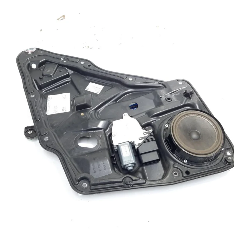 Vezi acum Macara cu motoras usa dreapta spate, cod 5N0839730F, VW Tiguan (5N) (id:556417)