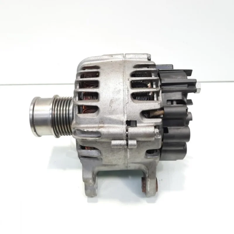 Retur ușor Alternator 110A Valeo, cod 04E903015, Skoda Octavia 3 Combi (5E5), 1.0 TSI, CHZD (idi:543905)