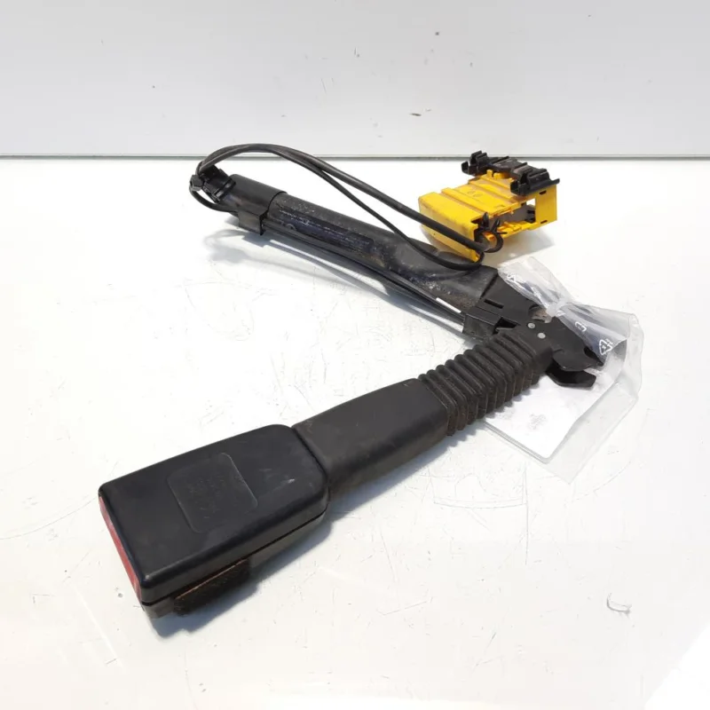 Capsa centura dreapta fata cu fir, cod 7213564-04, Bmw 3 Coupe (E92) (idi:545153) Bestseller