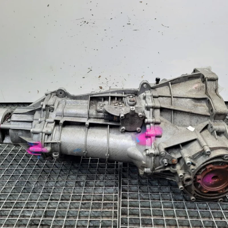 Cutie viteza manuala, cod LRV, Audi Q5 (8RB) 2.0 TDI, CAHA, 6 vit man, 4x4 (id:548743) Super ofertă