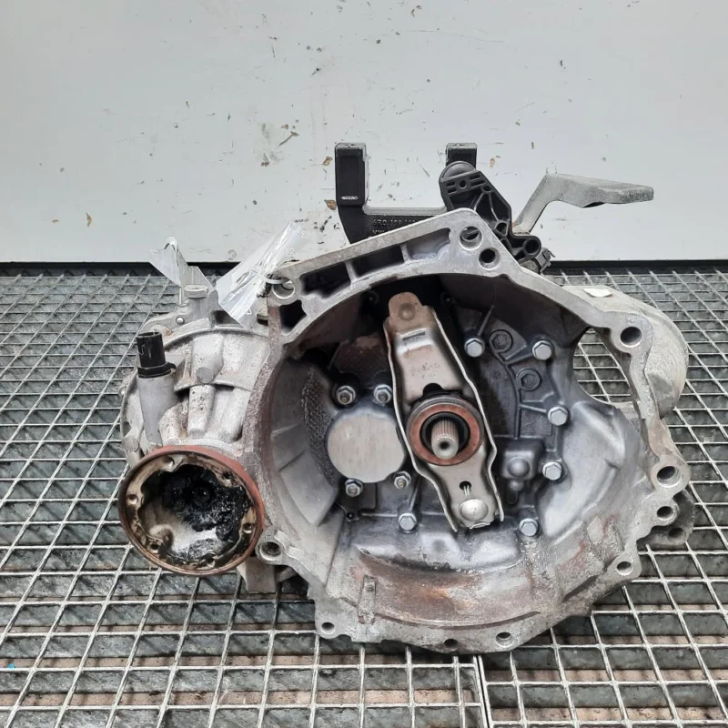 Cutie viteza manuala cu Start-Stop, cod MZM, Vw Polo (6R), 1.6 TDI, CAYA, 5 vit man (id:546617) Super ofertă