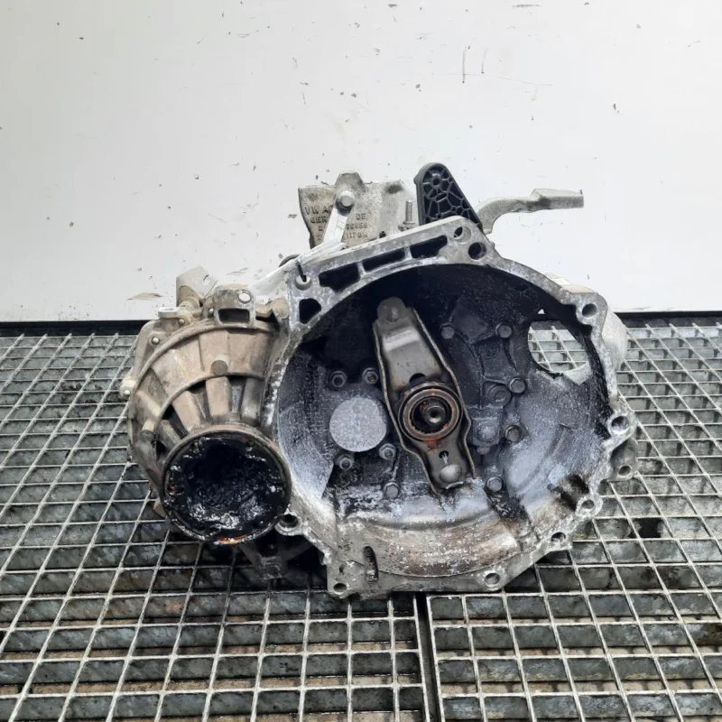 Nu rata Cutie de viteze manuala, cod LUB, Audi A3 Cabriolet (8P7), 1.6 TDI, CAY, 5 vit man (idi:511085)