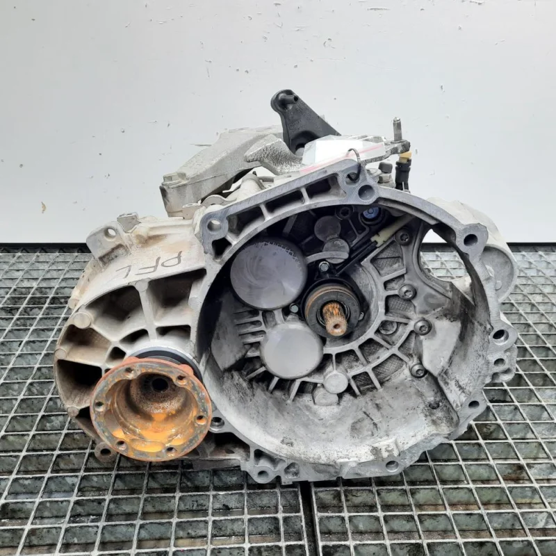 Cutie de viteza manuala cu Start Stop, cod PFL, Skoda Octavia 3 (5E3) 2.0 TDI, CKF, 6 vit man (id:519120) Reducere specială