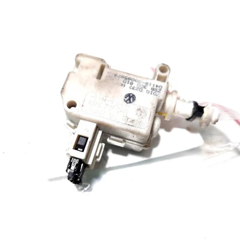 Motoras deschidere rezervor, cod 3C0810773A, VW Passat Variant (3C5) (id:514291) Preț promoțional