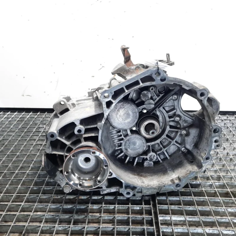 Retur ușor Cutie de viteza manuala, cod HDV, Vw Passat (3C2) 2.0 TDI, BKP, 6 vit man (pr:110747)