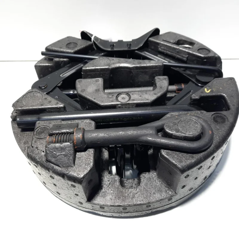 Cric cu cheie si spuma, Ford Focus 3 Turnier (id:504029) Ofertă specială