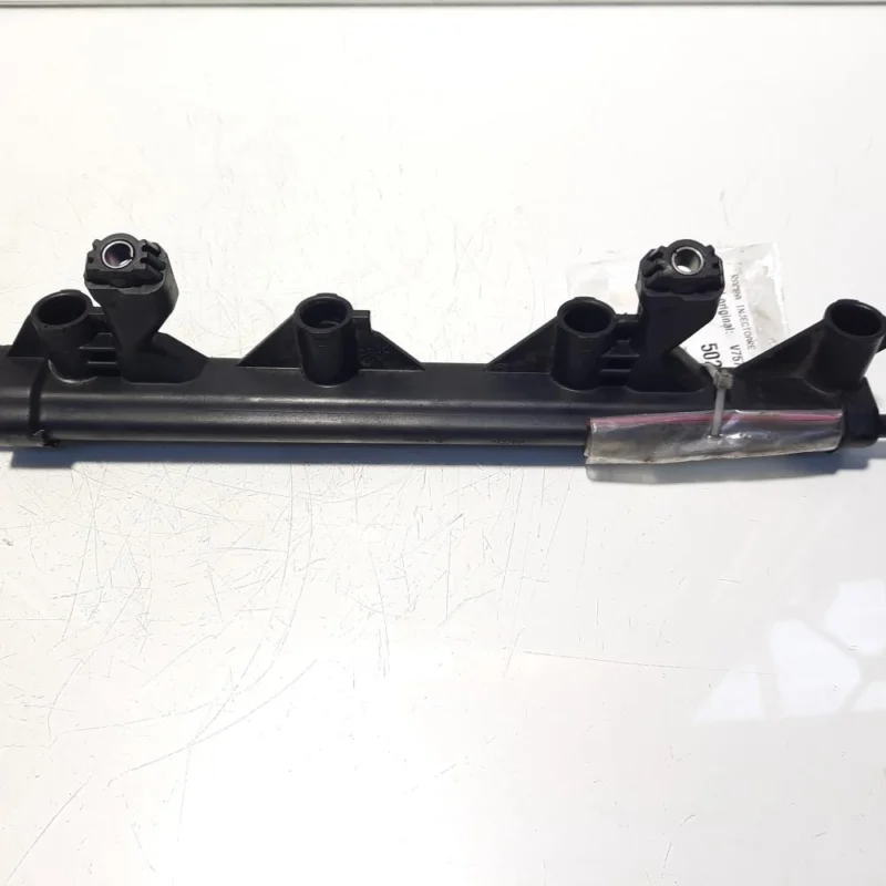Cumpără online Rampa injectoare, cod V757564580, Peugeot 308, 1.4 benz, 8FS (id:502659)