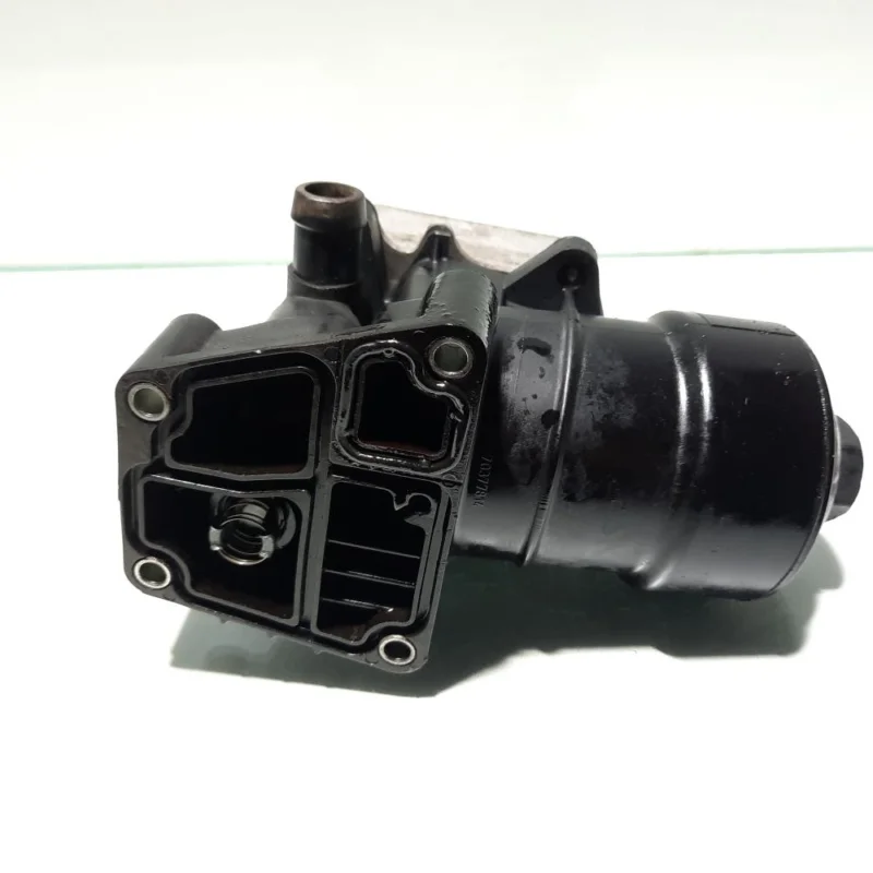 Vezi acum Carcasa filtru ulei cu racitor ulei, cod 03L115389C, 03L117021C, VW, 1.6 TDI, CAY (idi:491239)