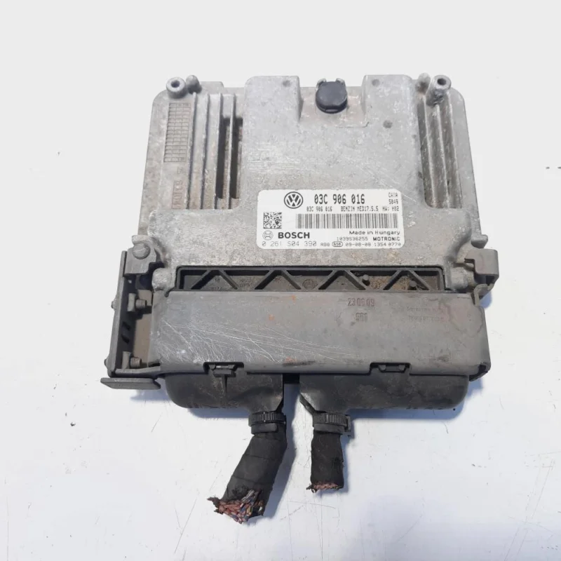 Reduceri Calculator motor, cod 03C906016, 0261S04390, VW Passat Variant (365), 1.4 TSI, CAXA (idi:496080)