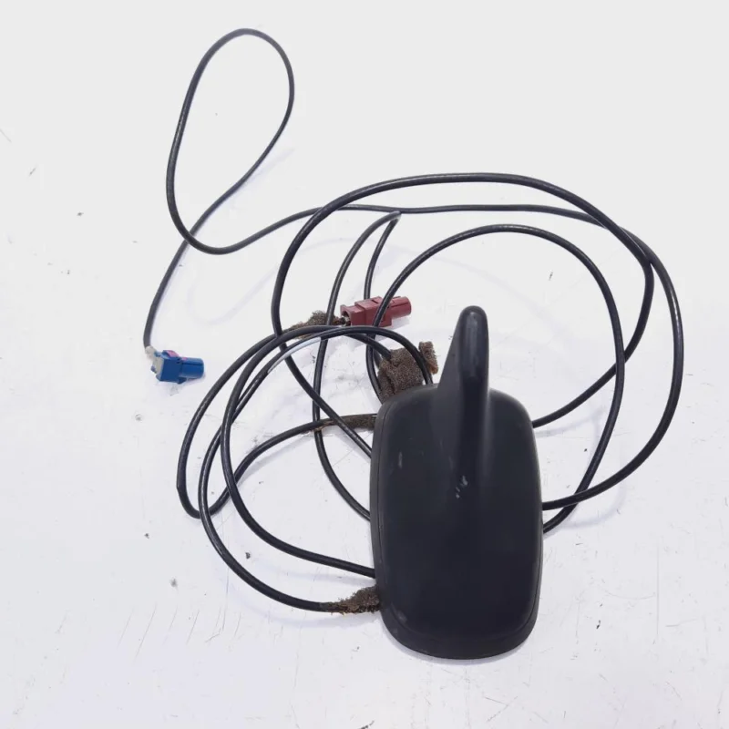 Antena radio cu navigatie, cod 8E9035503N, Audi A4 (8EC, B7) (idi:493912) Ofertă de sezon