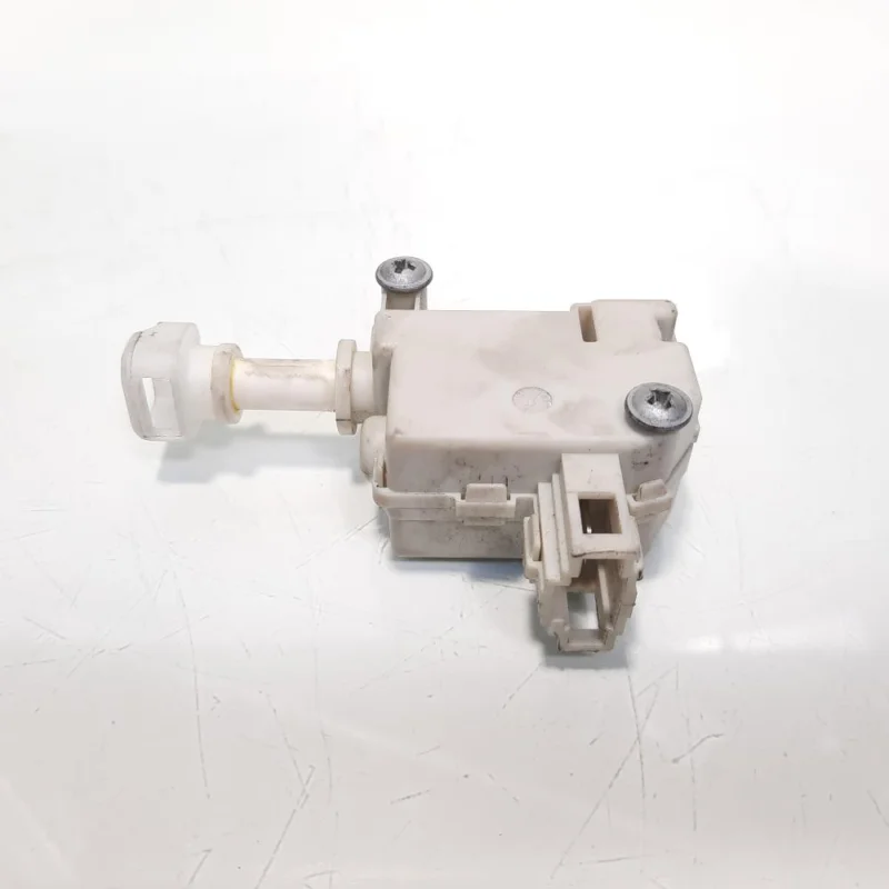 Motoras deschidere rezervor, VW Passat Variant (3C5) (id:489713) Preț mic