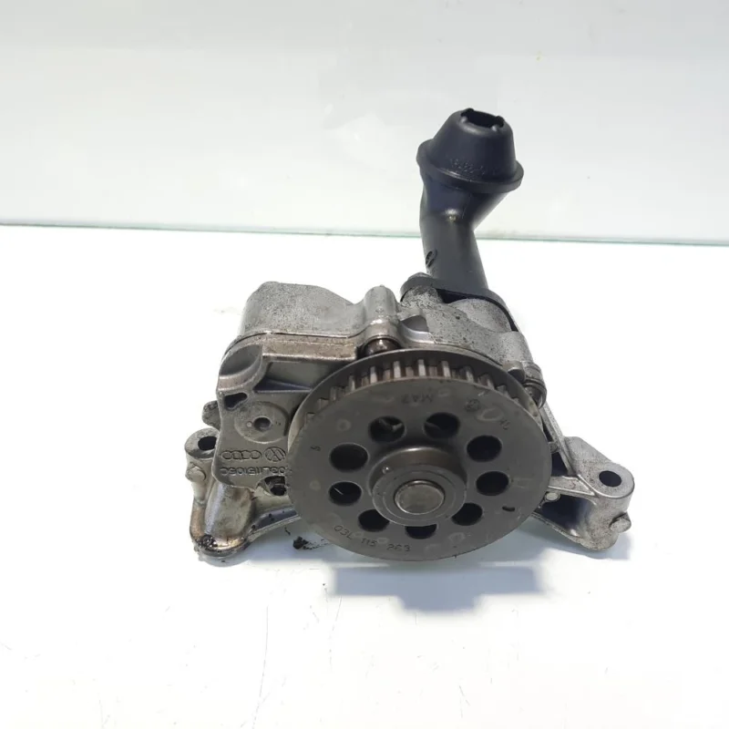Reducere extra Pompa ulei, cod 03L115105C, Audi A3 Sportback (8PA), 1.6 TDI, CAY (idi:486459)