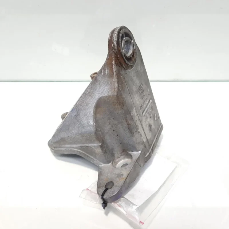 Suport cutie viteza dreapta, cod 8D0399114AH, Audi A6 (4B2, C5) 2.5 tdi, AKE (idi:477874) Lichidare de stoc