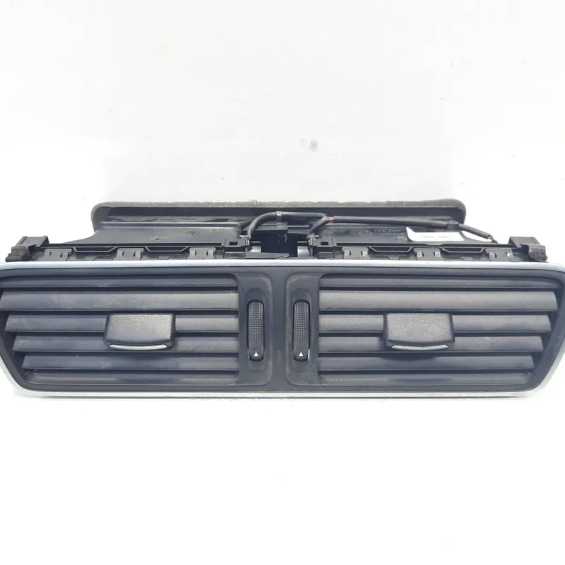 Vezi acum Grila aer bord centrala, cod 3AC819728A, VW Passat (362) (idi:472413)