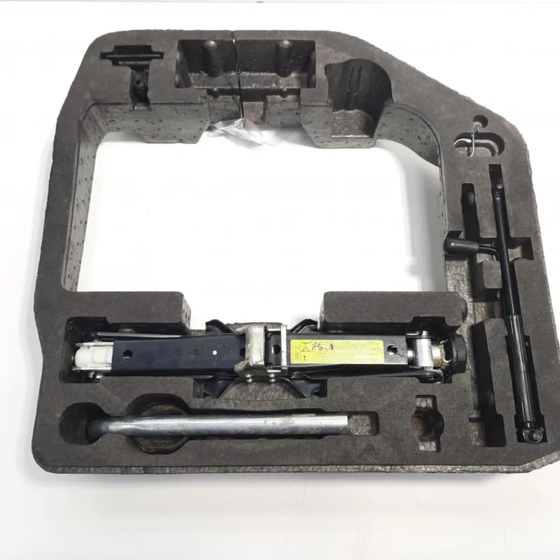 Mai ieftin Cric cu spuma si cheie, cod 8T0012109A, Audi A4 (8K2, B8) (id:468238)