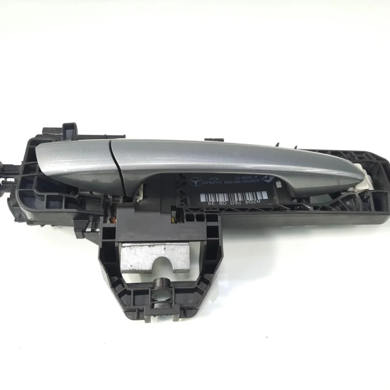 Noutate Maner usa dreapta fata, cod A2047600834, Mercedes Clasa C (W204) (id:416659)