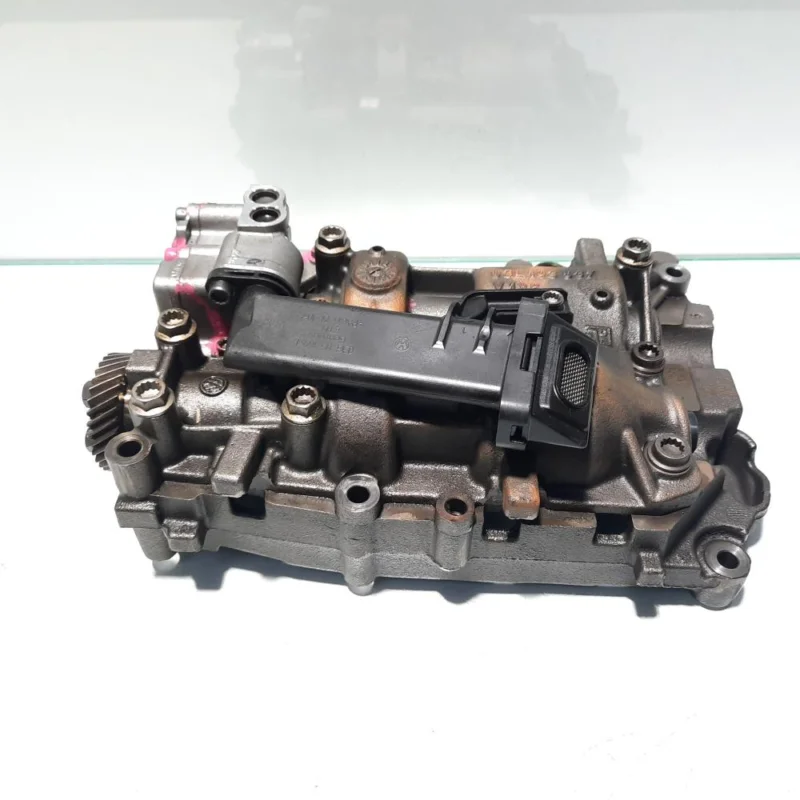 Cumpără acum Pompa ulei, cod 03L115105D, 03L103537, Skoda Superb II Combi (3T5), 2.0 TDI, CFFB