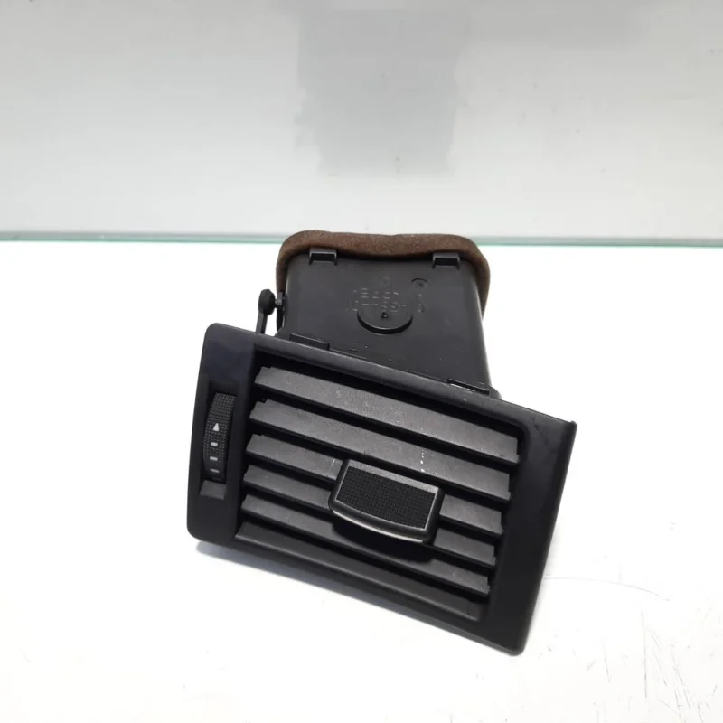 Grila aer bord dreapta,cod 8E0820902F, Audi A4 (8EC, B7) Discount