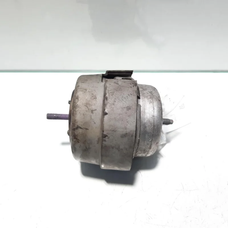 Tampon motor dreapta, cod 8E0199382K, Audi A4 (8EC, B7) 2.0 tdi, BRE (id:456807) Calitate înaltă