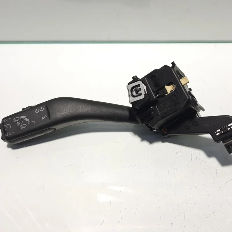 Reducere de preț Maneta semnalizare cu tempomat, Skoda Octavia 2 Combi (1Z5) cod 1K0953513G (id:455747)