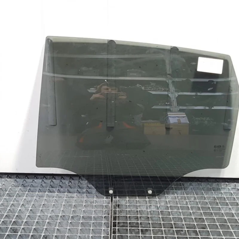 Livrare expres Geam stanga spate, Chevrolet Captiva (C100)