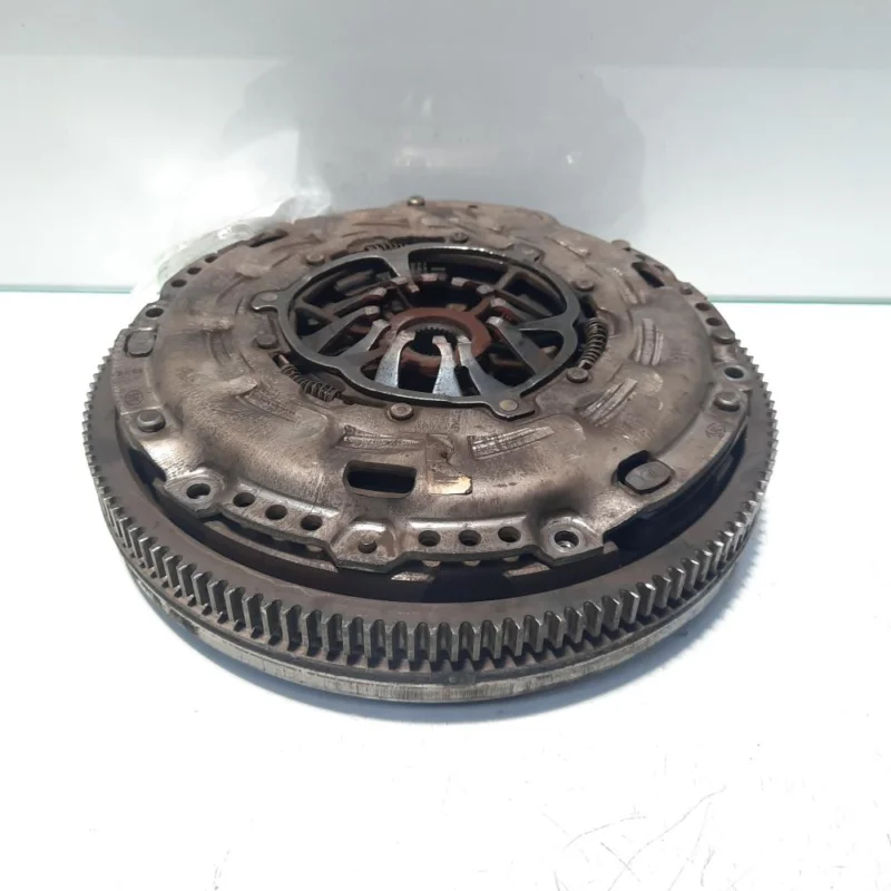 Preț promoțional Volanta masa dubla cu placa presiune, Audi A3 (8P1), 1.8 TFSI, CDA, 6 viteze manuala (id:454864)