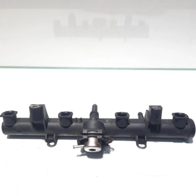 Preț redus Rampa injectoare, Seat Cordoba (6K2), 1.4 benz, AKK, cod 030133319AA (id:452466)