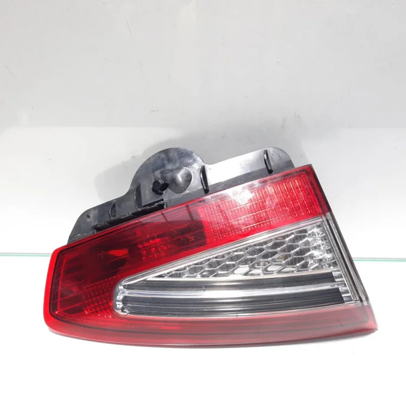 Cel mai vândut Stop stanga capota, Ford Mondeo 4 Sedan [Fabr 2007-2015] BS71-13A603-BE (id:435521)