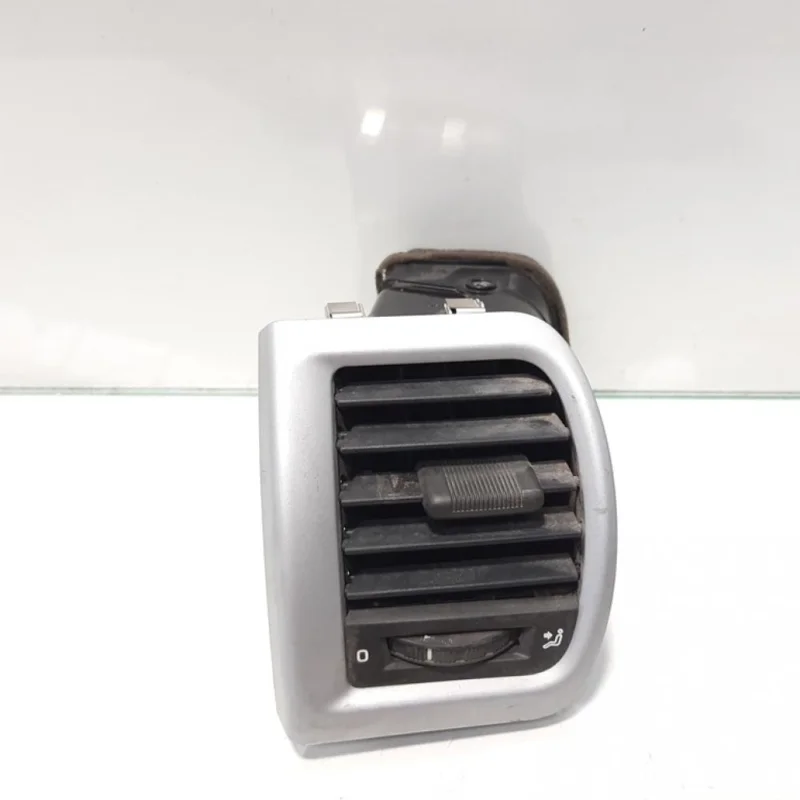 Promoție Grila aer bord stanga, cod 5J0819701, Skoda Fabia 2 Combi (5J, 545) (id:426276)