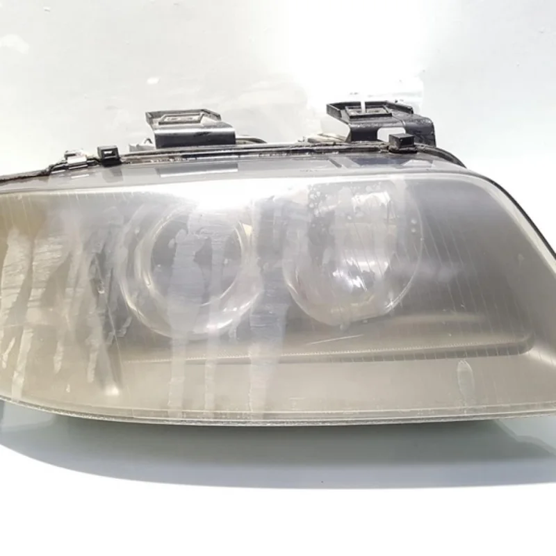 Ofertă de sezon Far dreapta cu lupa, Audi A6 (4B2, C5) [Fabr 1997-2005]