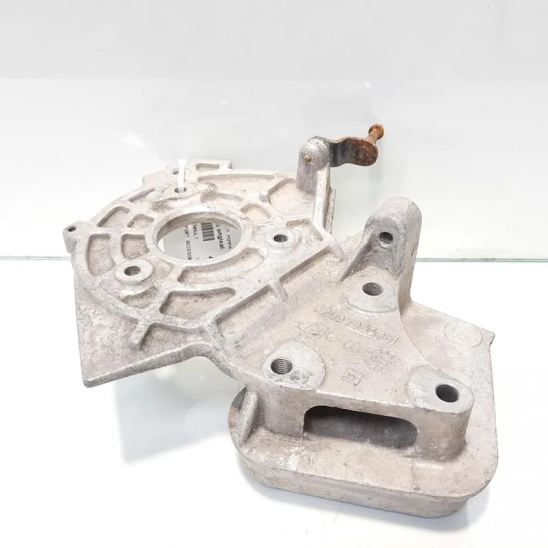 Comandă acum Suport pompa inalta, Renault Megane 2 Sedan [Fabr 2003-2008] 1.9 dci, 8200793436 (pr:110747)