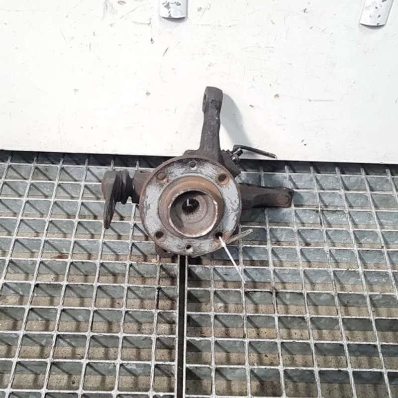 Fuzeta dreapta fata cu abs Renault Symbol / Thalia [Fabr 1998-2007] 1.4b, K7J700 (id:410078) Vezi acum