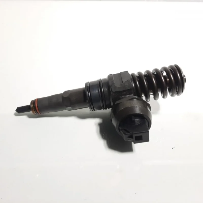 Vezi acum Injector, cod 038130073AQ, Vw Golf 4 (1J1) 1.9 tdi, ATD (id:383078)