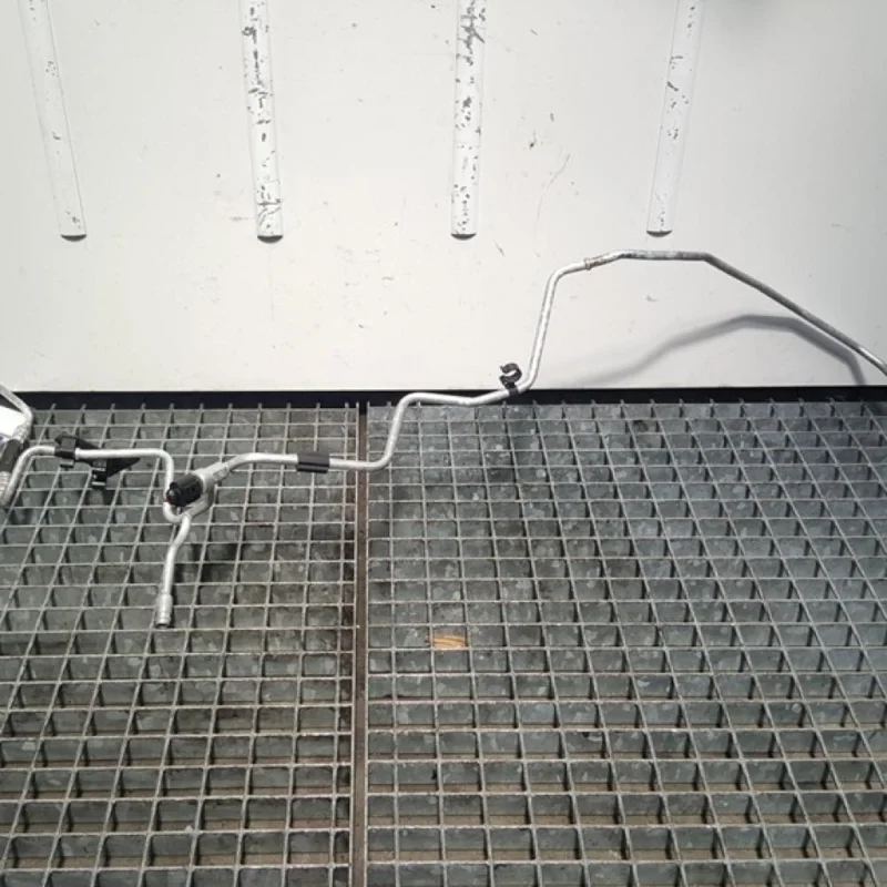 Reducere de preț Conducta clima cu senzor Seat Ibiza 5 (6J5) 1.9 tdi, BLS, cod 6J1820741C (id:375939)