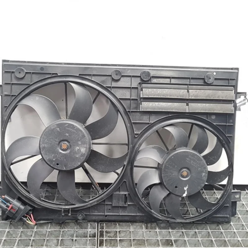 Grup electroventilatoare, Vw Tiguan (5N) 2.0 tdi, cod 1K0121207BC (id:368722) Preț mic
